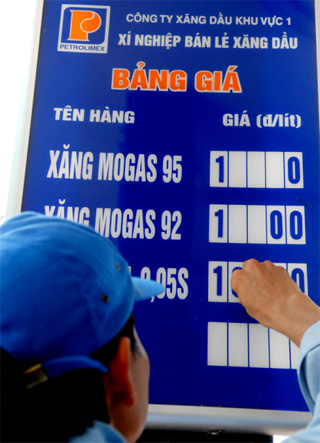 Doanh nghiệp sẽ công bố công thức tính giá xăng.